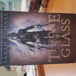Used Hard Cover Copy of A Throne of Glass by Sarah J Maas.